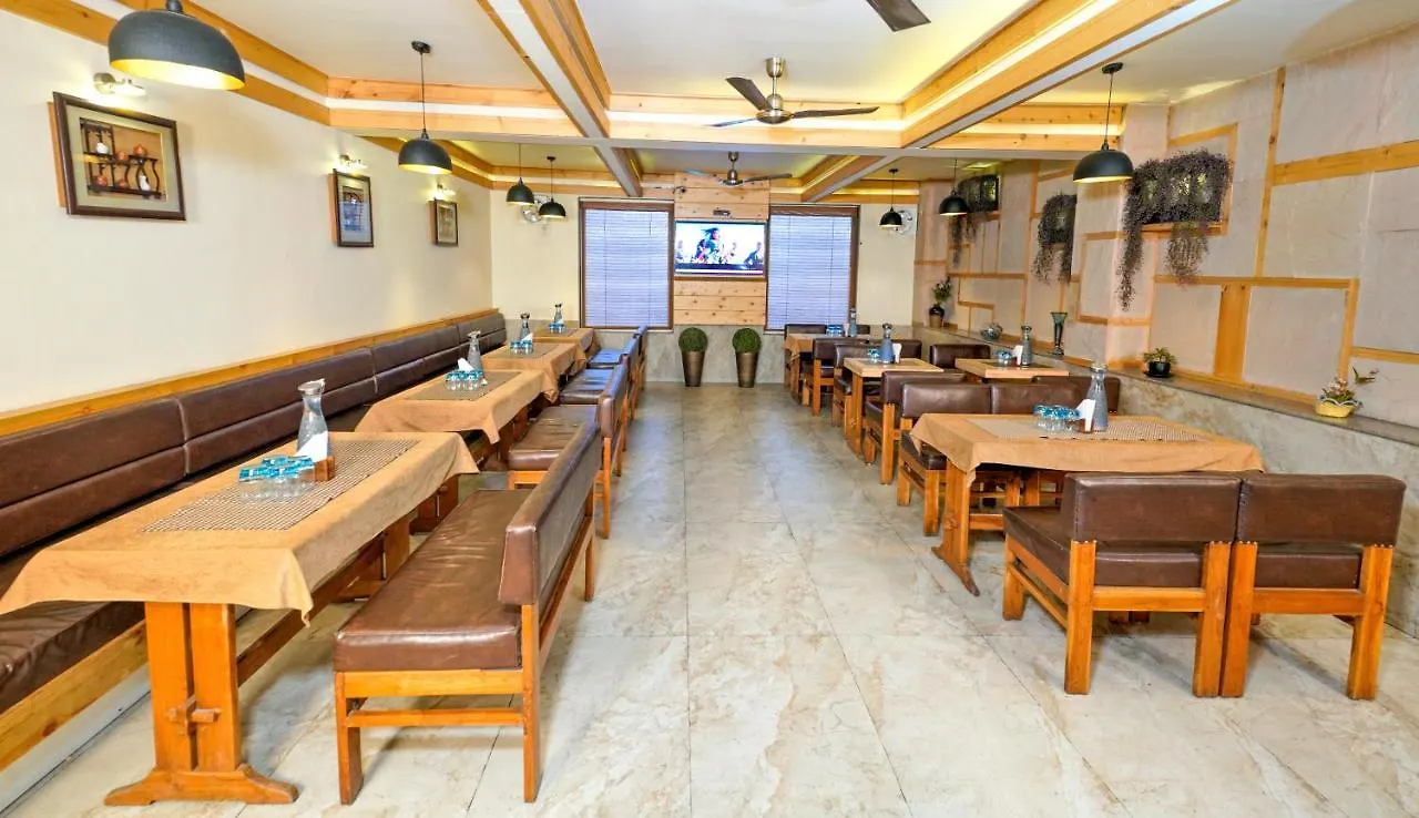 Mayur Hotel Bar And Restaurant Shimla 2*,  India