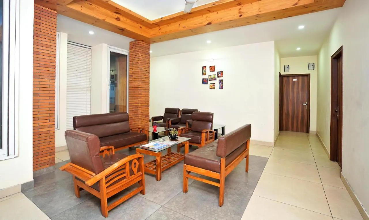 Mayur Hotel Bar And Restaurant Shimla 2*,